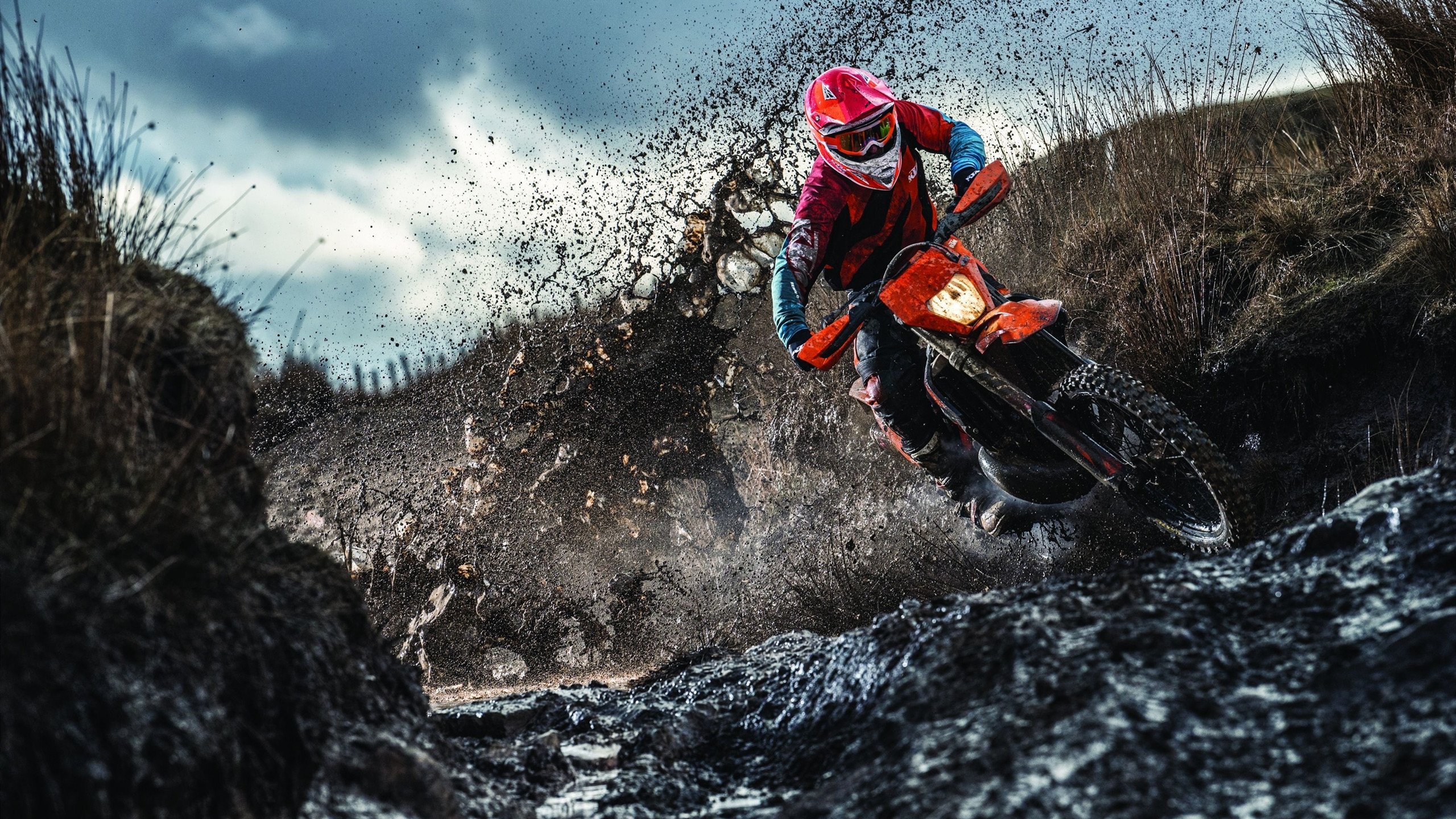 2000年NBA总决赛:湖人靠“魔术师”的表现在关键第七场击败费城76人,夺冠成功。