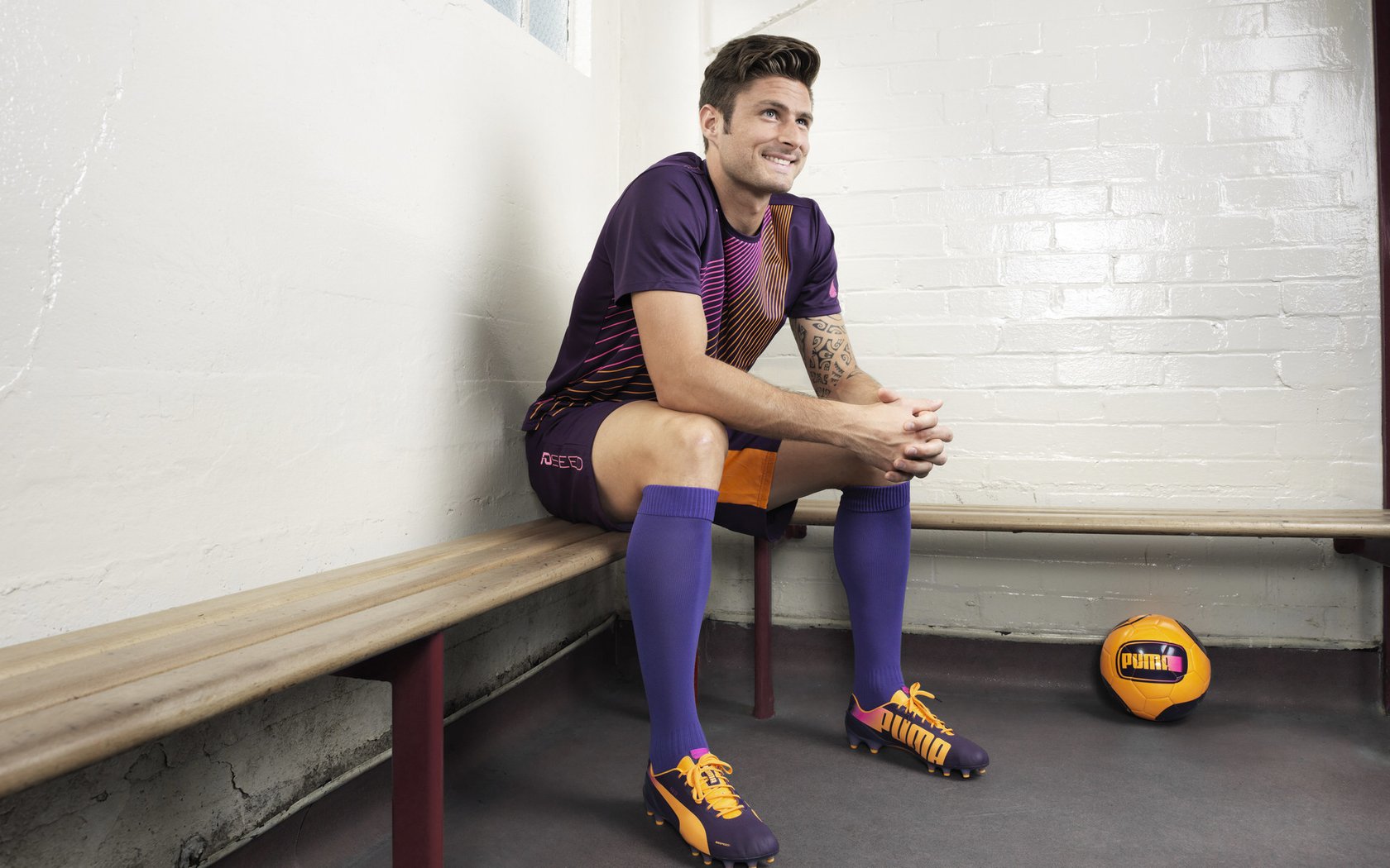 开云体育官网下载安装-逆境求生：危机时刻球队如何调整战略？，逆境求生的狮群